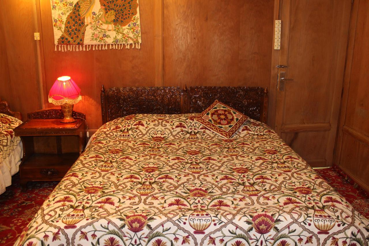 Wangnoo Worth Houseboats Hotel Srinagar  Luaran gambar