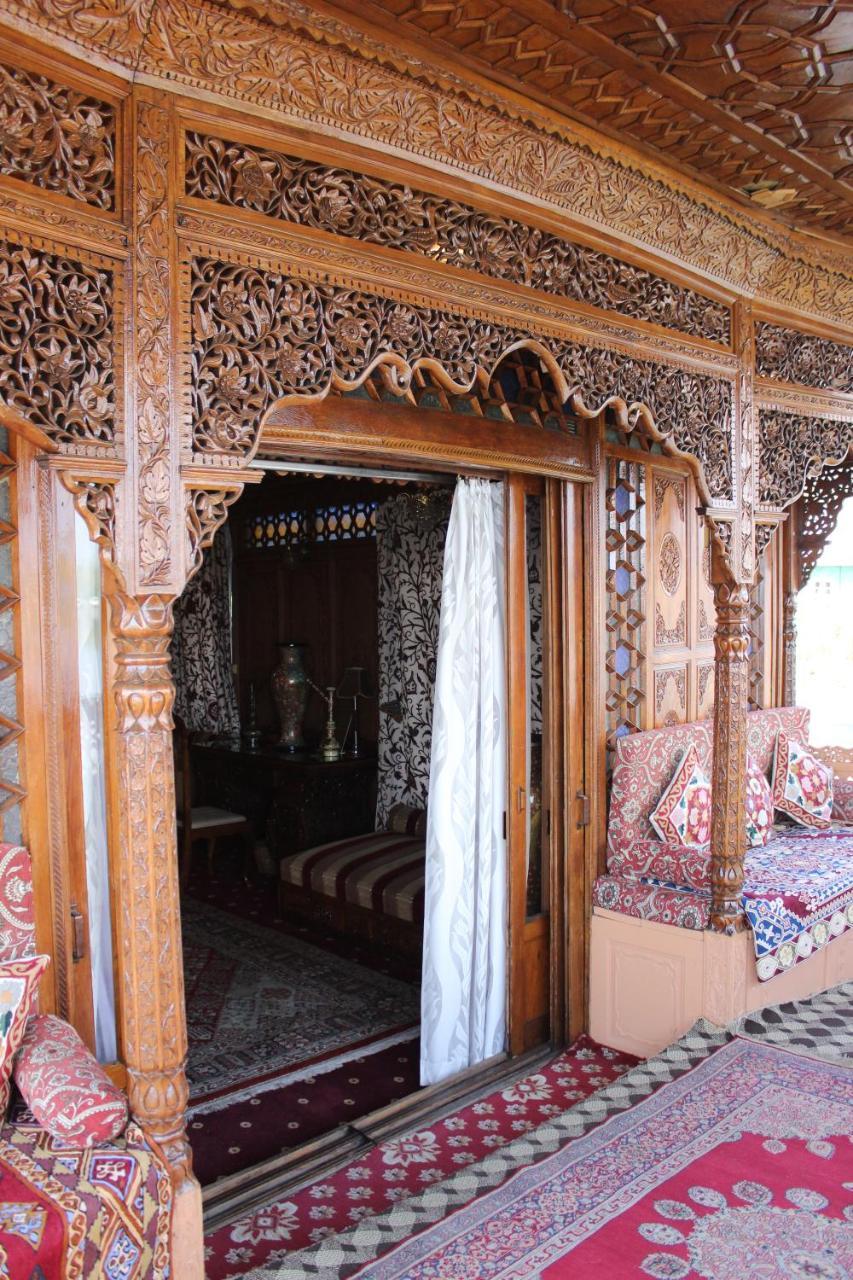 Wangnoo Worth Houseboats Hotel Srinagar  Luaran gambar