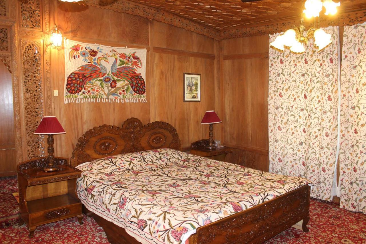 Wangnoo Worth Houseboats Hotel Srinagar  Luaran gambar